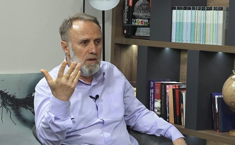 Ish komandanti Hoxha në Shkup  UÇK ja nuk ka bërë krime  procesi në Hagë është i montuar  Presim lirimin e tyre