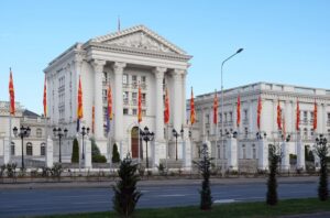nga-1-tetori-fund-drejtoreve-te-perkohshem-te-perjetshem-mandati-maksimumi-gjashte-muaj