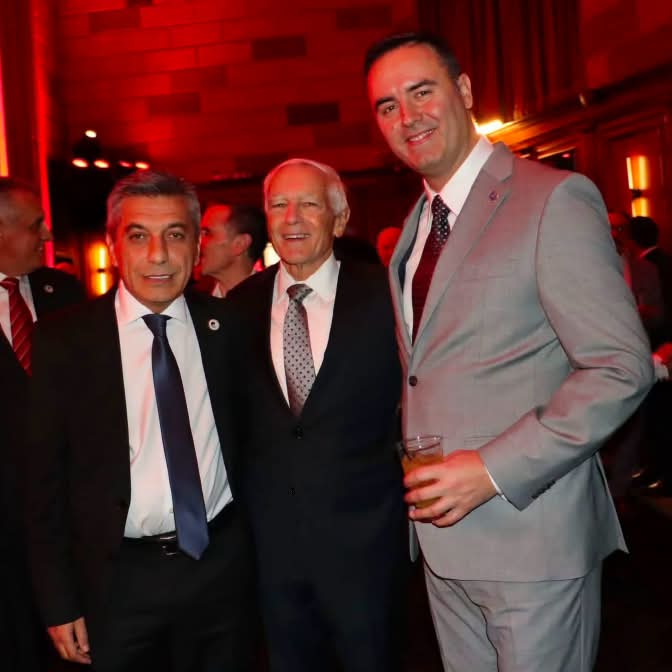 Mexhiti  Disa miqësi i ndërton diplomacia e disa të tjera i vulos historia