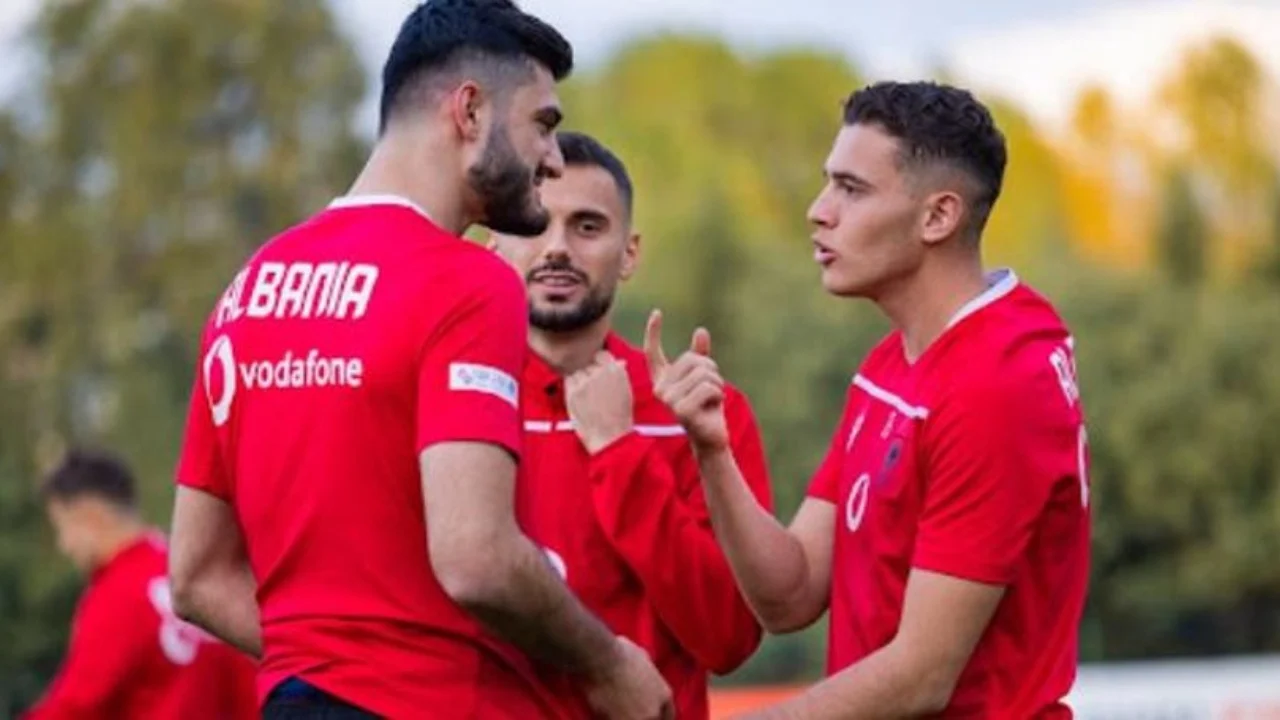 Broja në udhëkryq  PAOK u i mbyll derën  por largimi i Banza s hap një tjetër pistë  aty e pret Asllani