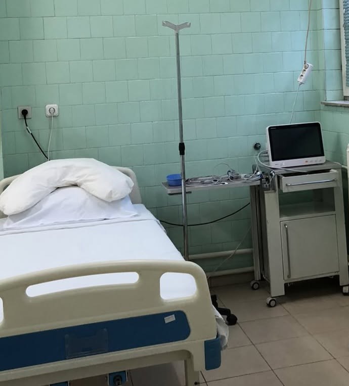 Dëshmi e re nga një lehonë prej Ohri/ Si drejtori nuk e kontrolloi dhe e dërgoi në shtëpi, tri javë më vonë përfundoi në prerje urgjente cezariane