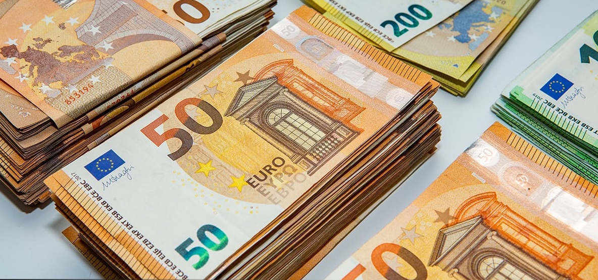 Rezervat valutore në gusht mbi 5,1 miliardë euro