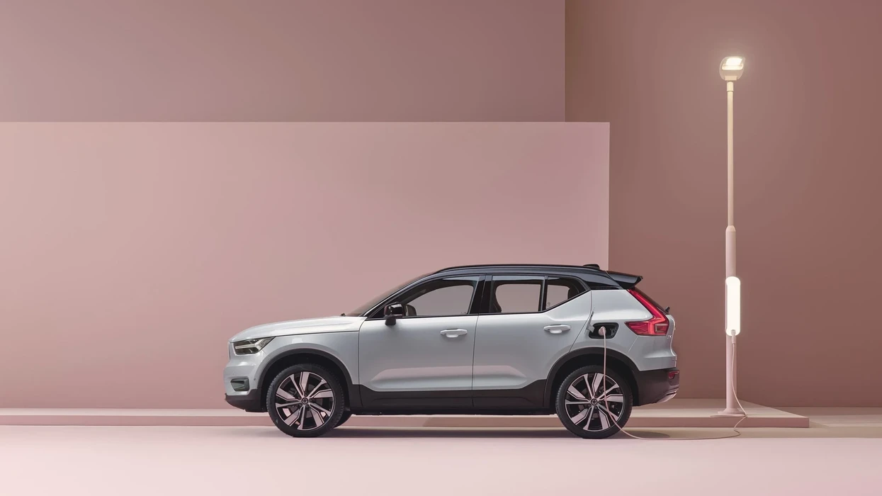 volvo-nis-ofensiven-me-te-madhe-te-modeleve-ne-gati-100-vjet