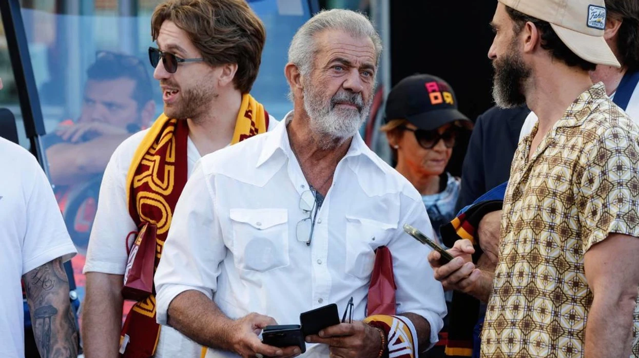 Mel Gibson kërkon falje për sjelljen në skenë që shumë e quajtën  mizore 