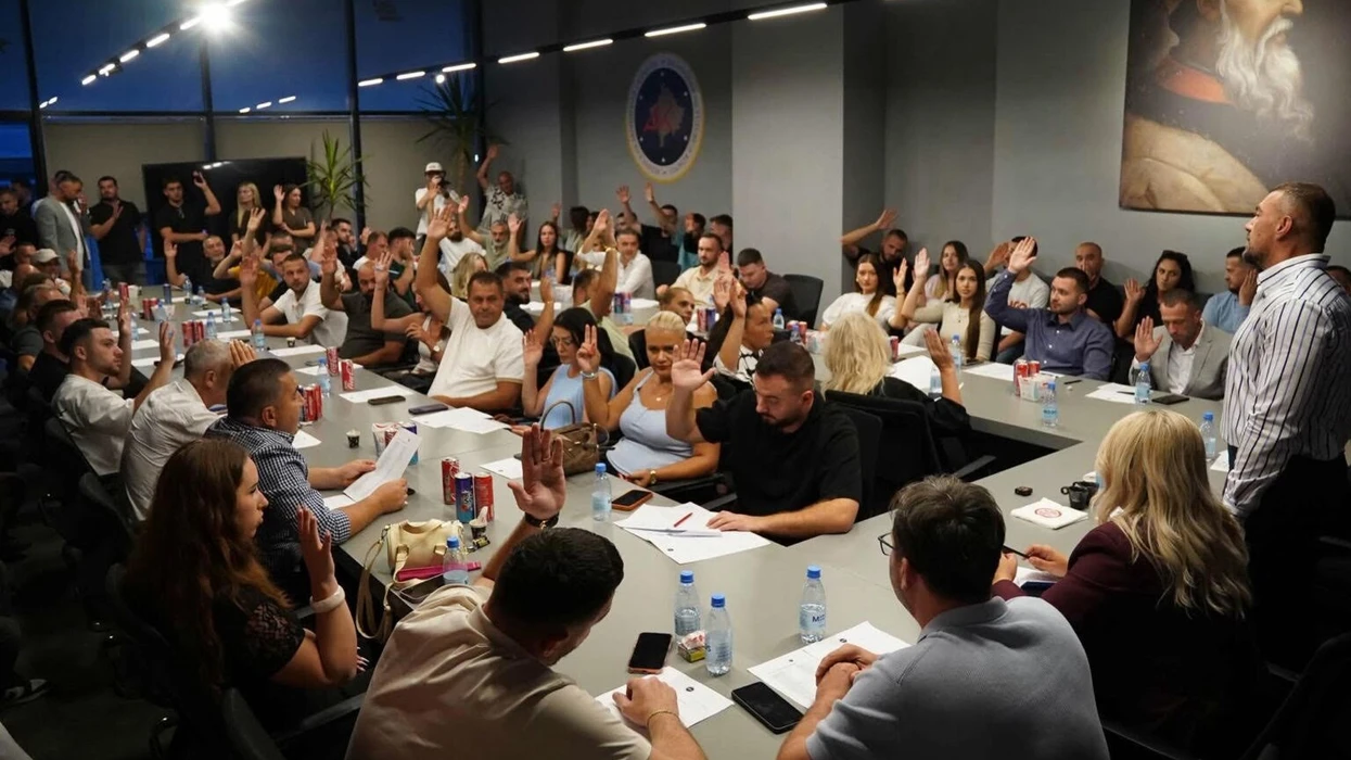 Aleanca në Prishtinë konsolidon strukturat  zgjidhet Kryesia e re dhe i bashkohen anëtarë të rinj