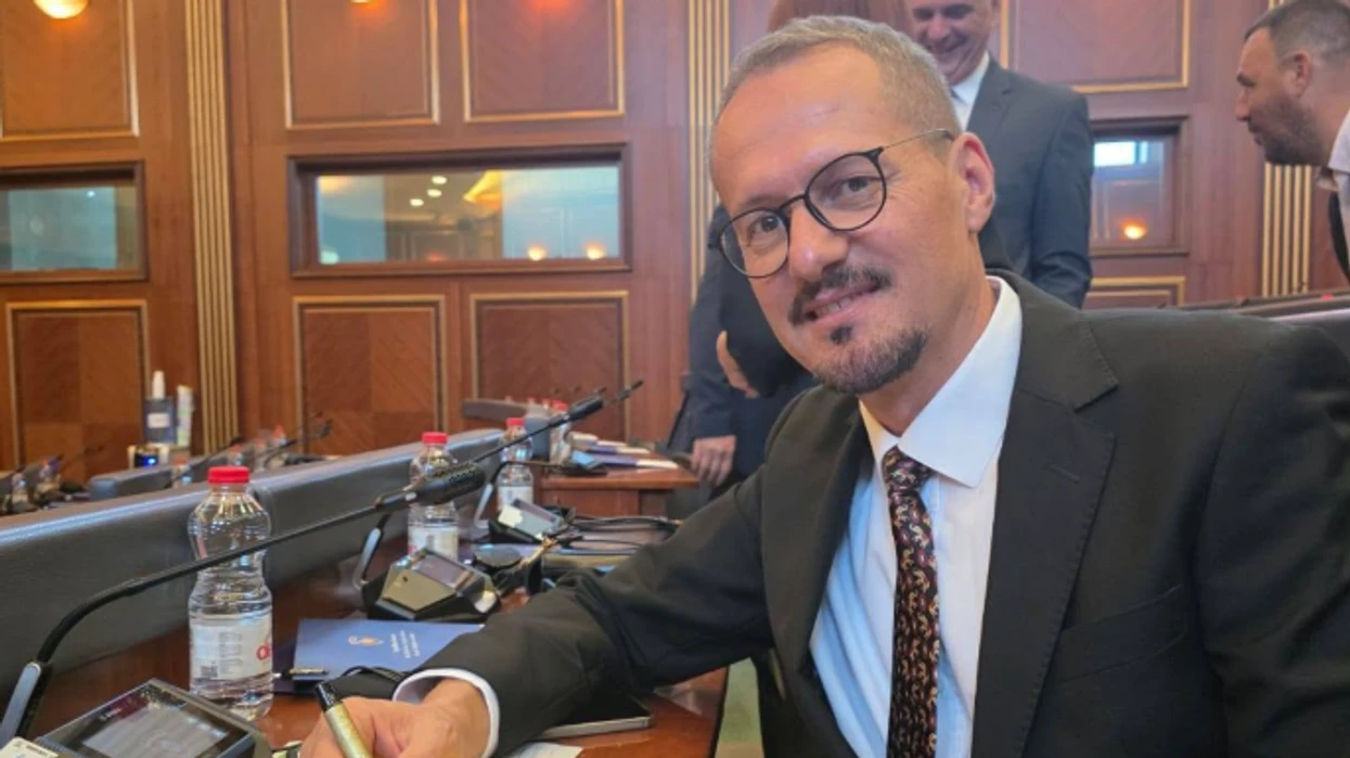 Pauza 30 minutëshe në Kuvend  Konushevci tregon çfarë propozoi deputeti serb Simiq
