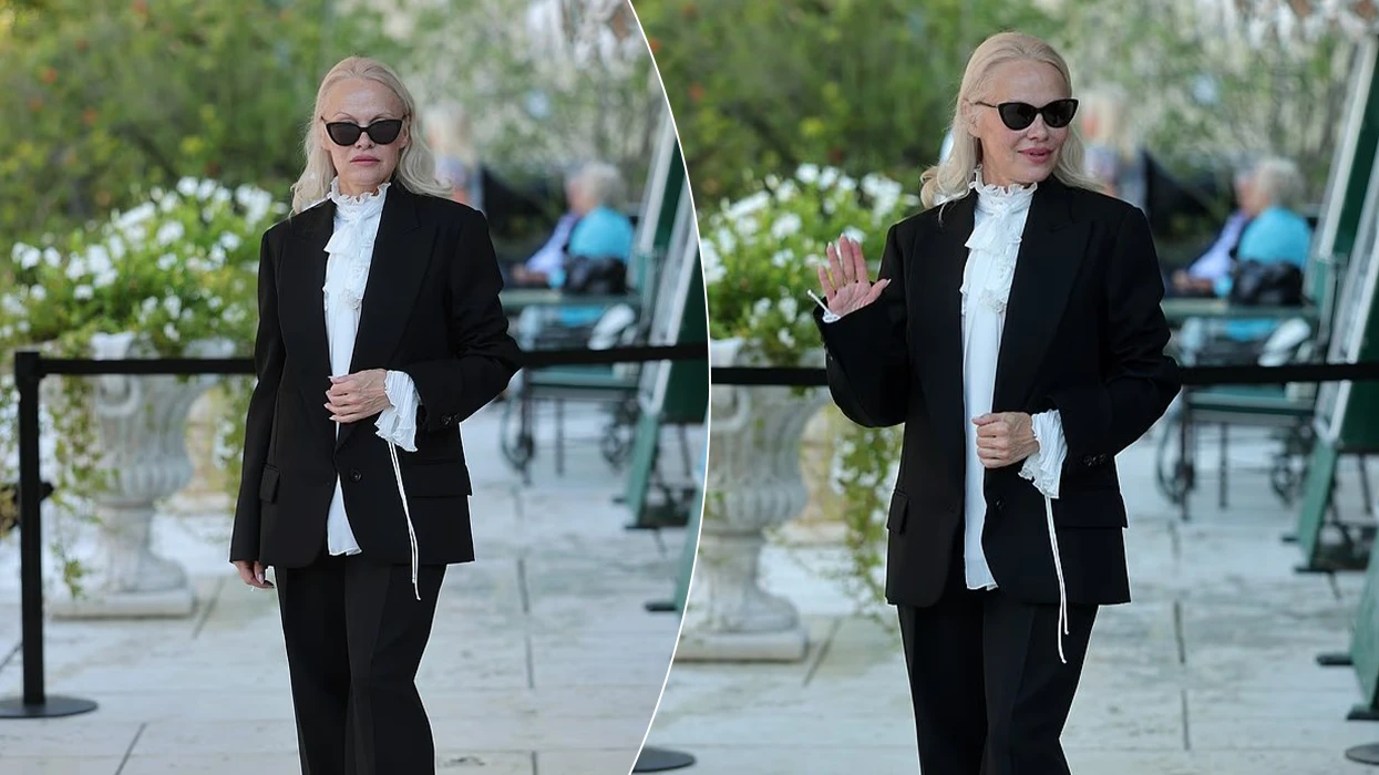 Pamela Anderson mahnit me paraqitjen elegante në Venecia
