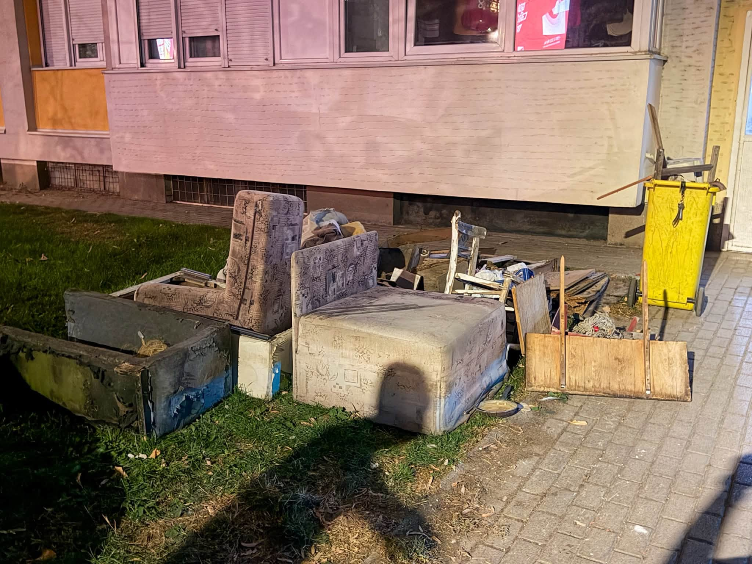Hedhje tjetër e papërshtatshme e mbeturinave në Shkup, Gjorgjievski paralajmëroi kamera për zbulimin e autorëve
