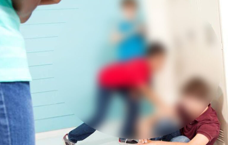 Rast i tmerrshëm dhune  Fëmija gjashtë vjeçar është sulmuar  zhveshur dhe filmuar në shkollë