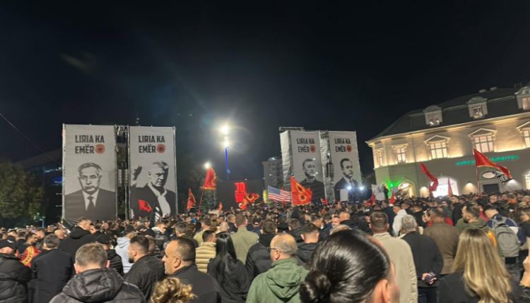 per-te-nenten-nate-sheshi-plote-me-protestues-kunder-aktgjykimit-te-hages