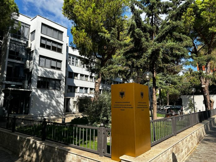 Gjykata lë në arrest shtëpie 4 protestues  16 të tjerë në detyrim paraqitjeje