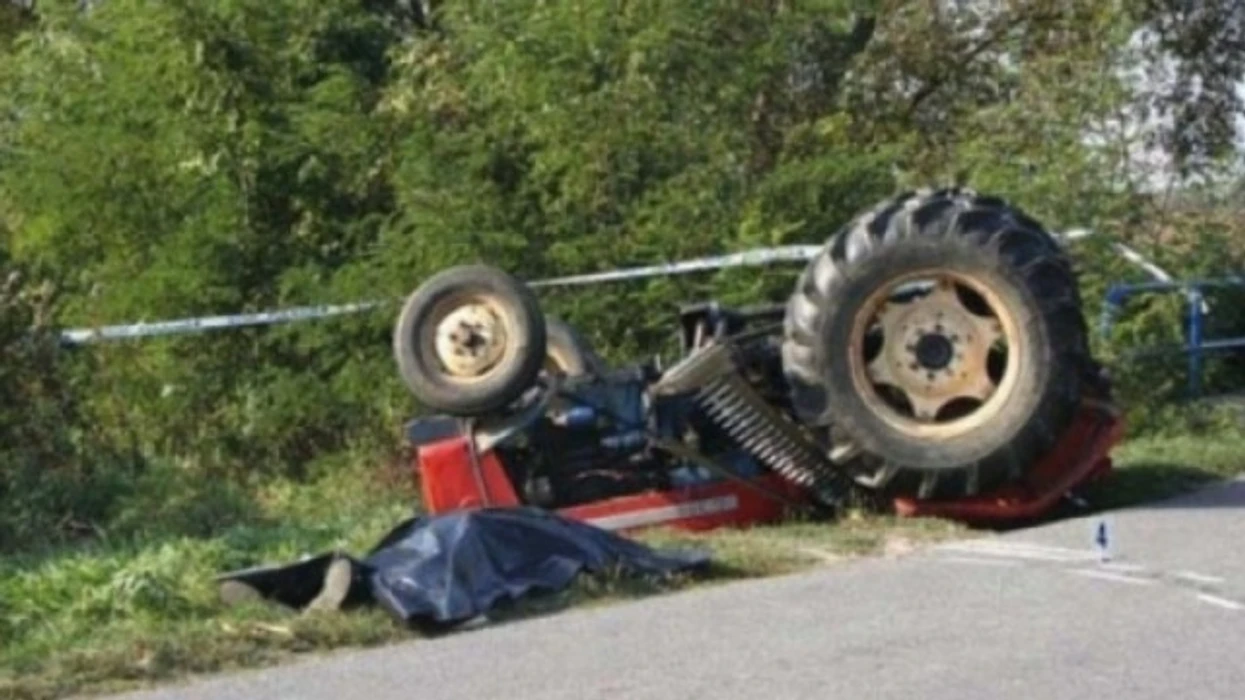 Traktori del nga rruga në Pehçevë  ndërron jetë një 66 vjeçar