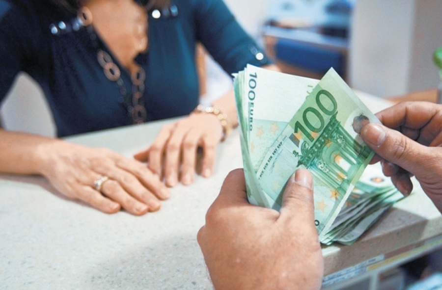 dy-gra-dhe-pese-bankiere-ne-kumanove-nen-hetim-per-mashtrim-me-kredi-mbi-12-milione-denare