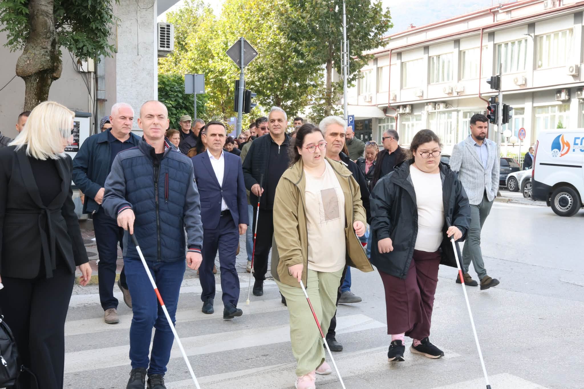 Kasami: Në katër lokacione të Tetovës vendosen semaforë me sinjalizim zanor për personat e verbër