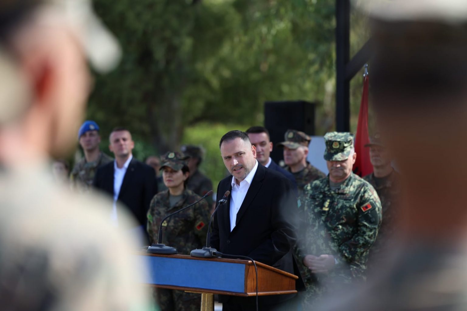 nufi-ne-bunavi-formimi-i-ushtarakeve-te-rinj-themeli-i-nje-force-te-armatosur-profesionale