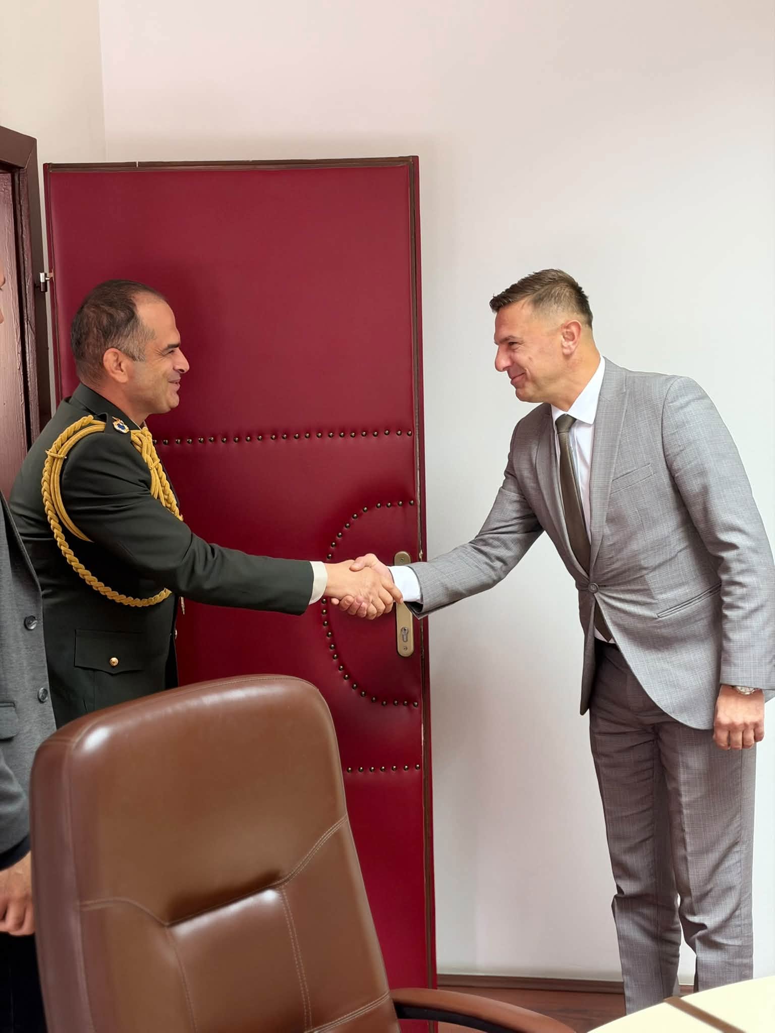 Zëvendësministri Shabani priti në takim Atasheun e ri të mbrojtjes së Turqisë, kolonel Kemal Bashol