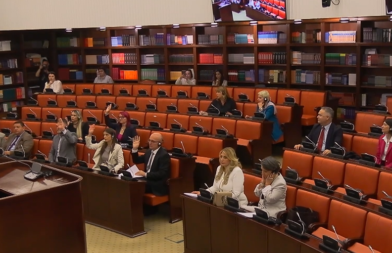 Dy kandidate për ambasadore kalojnë filtrin në Komisionin për Politikë të Jashtme