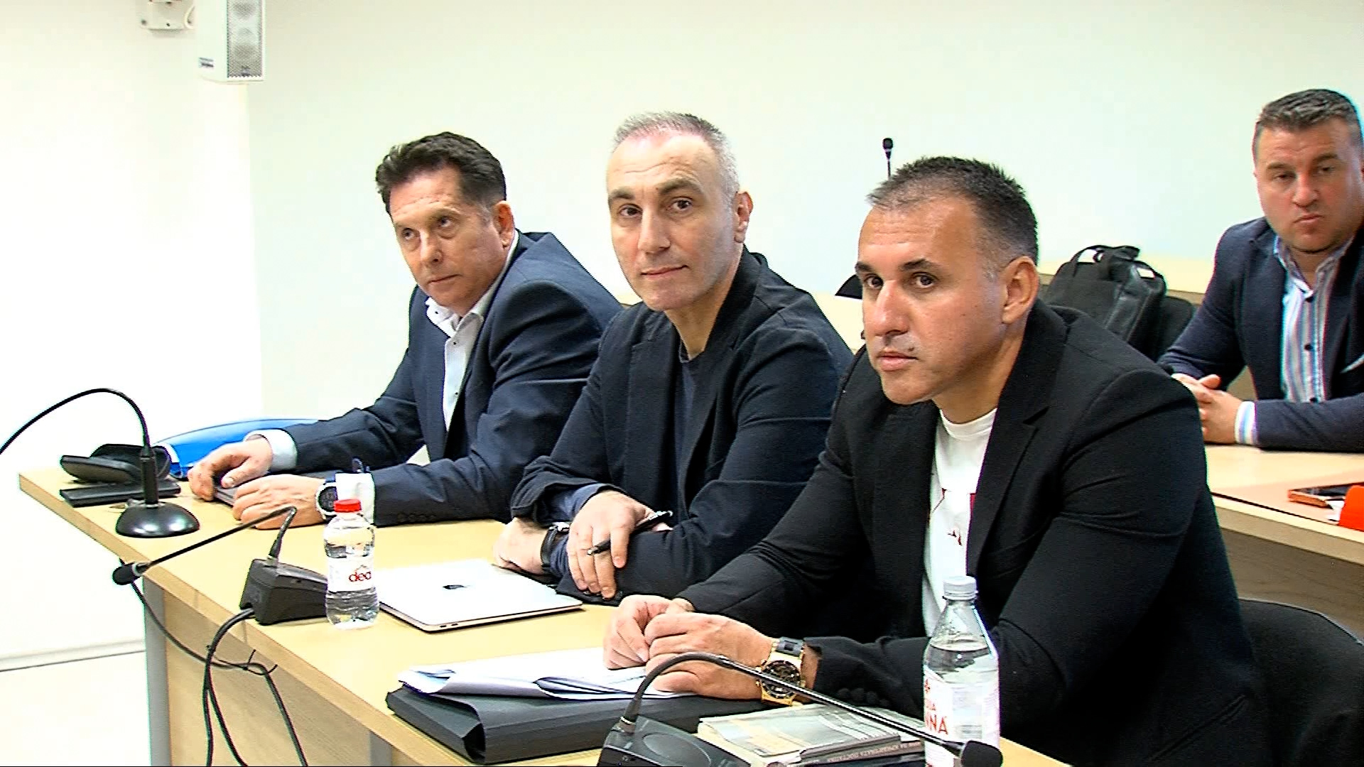 artan-grubi-prej-sot-eshte-qytetar-i-lire-a-do-t-ia-ktheje-gjykata-pasaporten