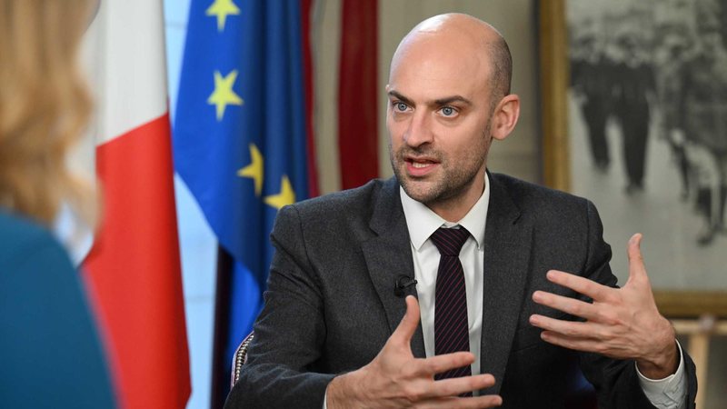 Ministri i Jashtëm i Francës  Ukraina furnizohet nga vendet evropiane me informacione inteligjente