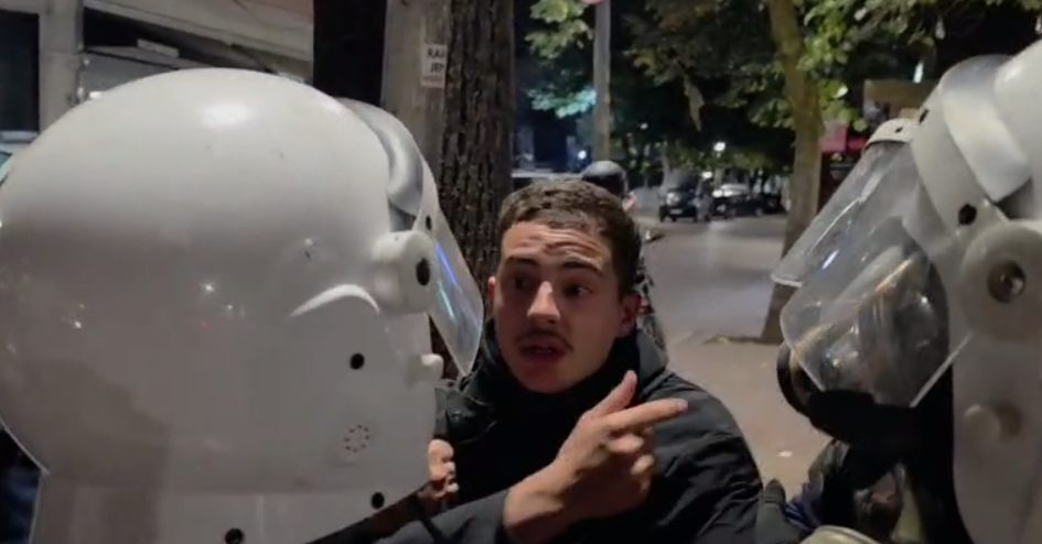 Policia rrethon të riun në Tiranë  humb ndjenjat pasi u thotë efektivëve se nuk ishte protestues