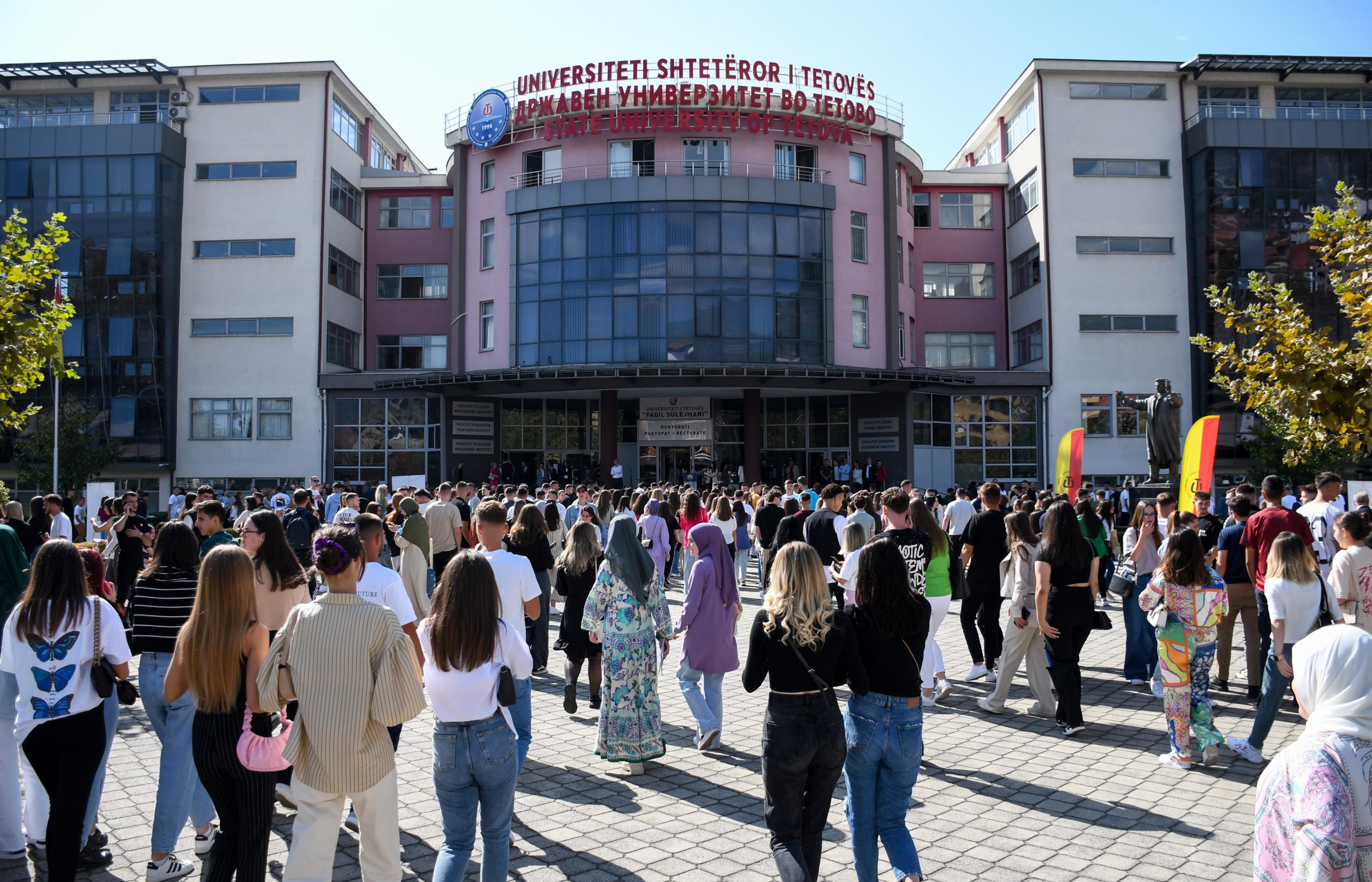 Studentët e USHT-së në presion nga profesorët universitar të BDI-së: frikësohen ta përshëndesin provimin e jurisprudencës në shqip?!