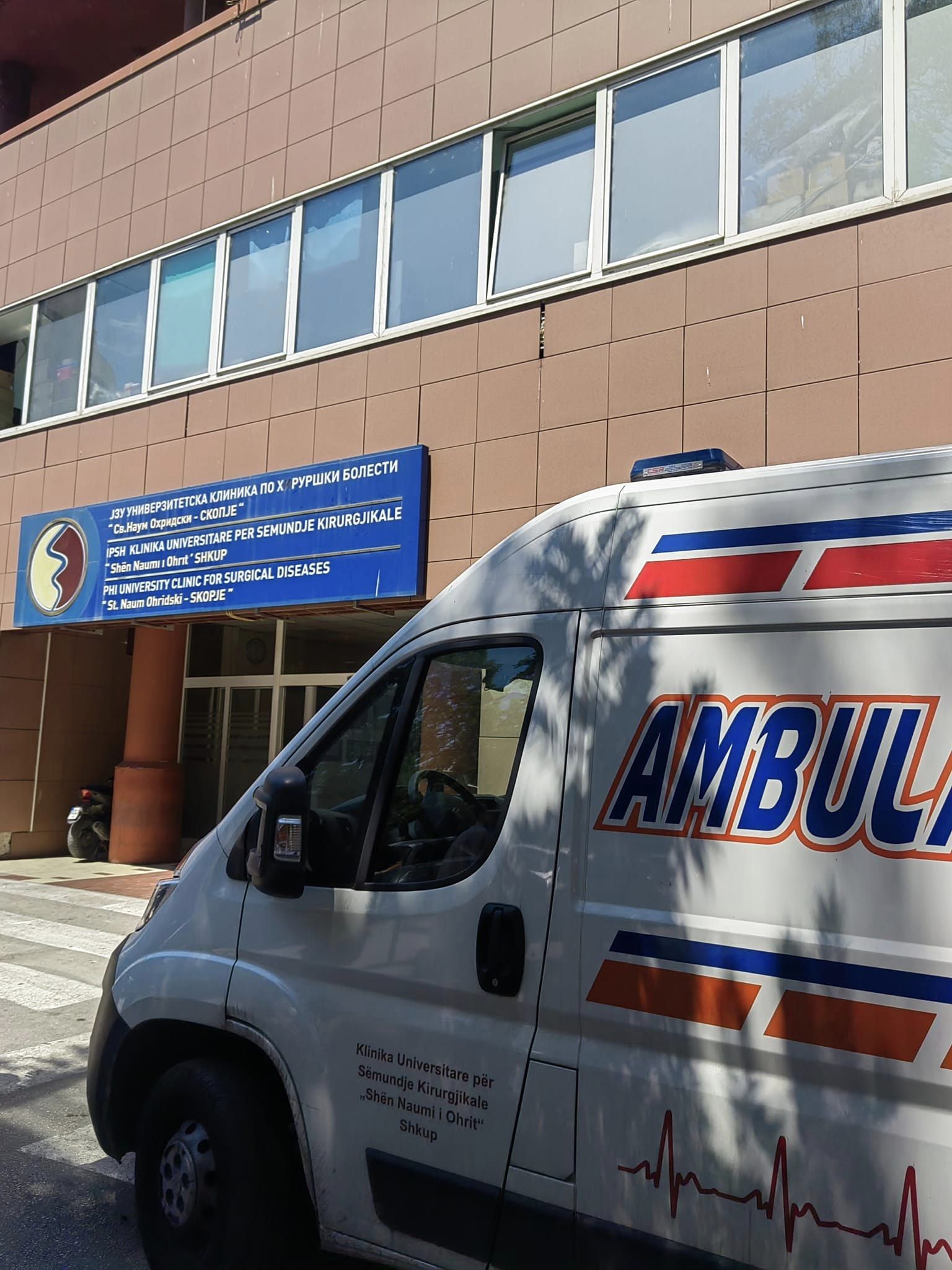 sulm-brutal-me-shkopinj-druri-ne-rrugen-oher-struge-26-vjecari-perfundon-ne-spital