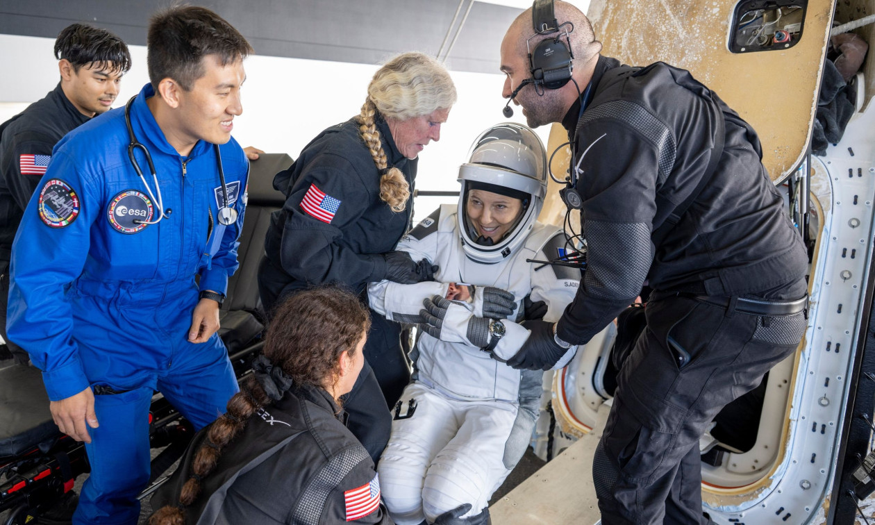 kthehet-ne-toke-pas-235-ditesh-ne-hapesire-astronautja-franceze-thyen-rekordin-evropian-kerkesa-e-cuditshme-qe-beri