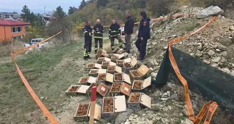 Mbi 4 000 bomba të zbuluara në ish kazermën ushtarake  priten edhe mijëra të tjera