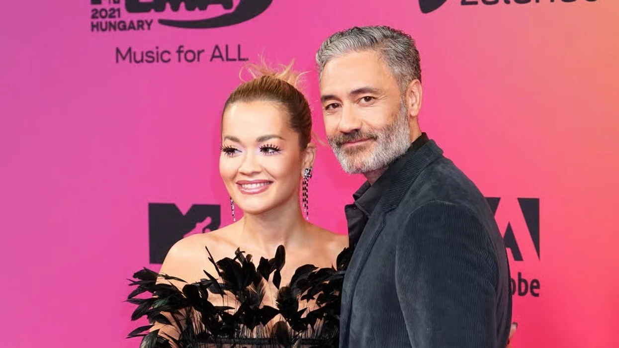 Rita Ora dhe bashkëshorti i saj kanë mbyllur në heshtje kompaninë e tyre të prodhimit televiziv, mes një beteje ligjore të këngëtares me ish-menaxheren