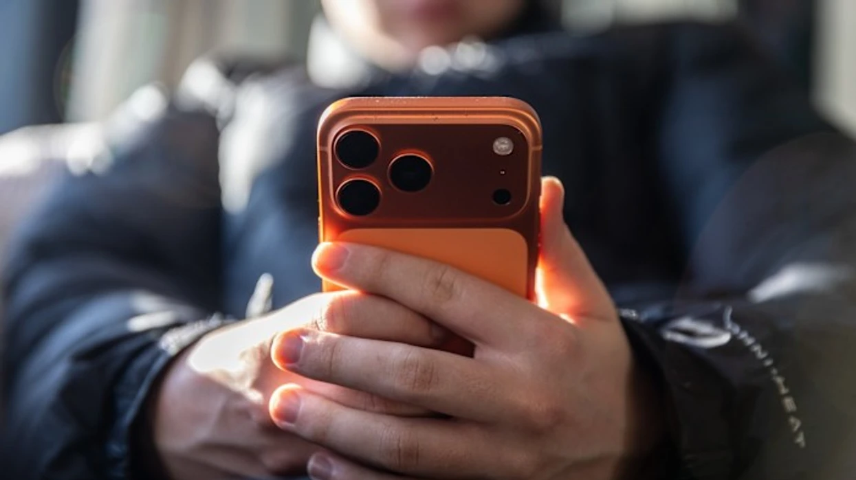 Norvegjia do të zgjerojë ndalimin e propozuar të mediave sociale për fëmijët nën 16 vjeç