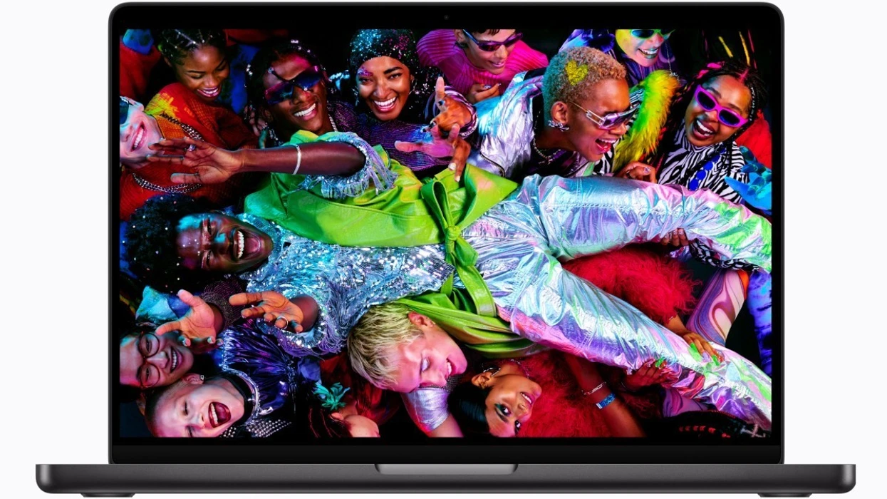 apple-pritet-te-prezantoje-macbook-un-me-ekran-me-prekje-me-27-tetor