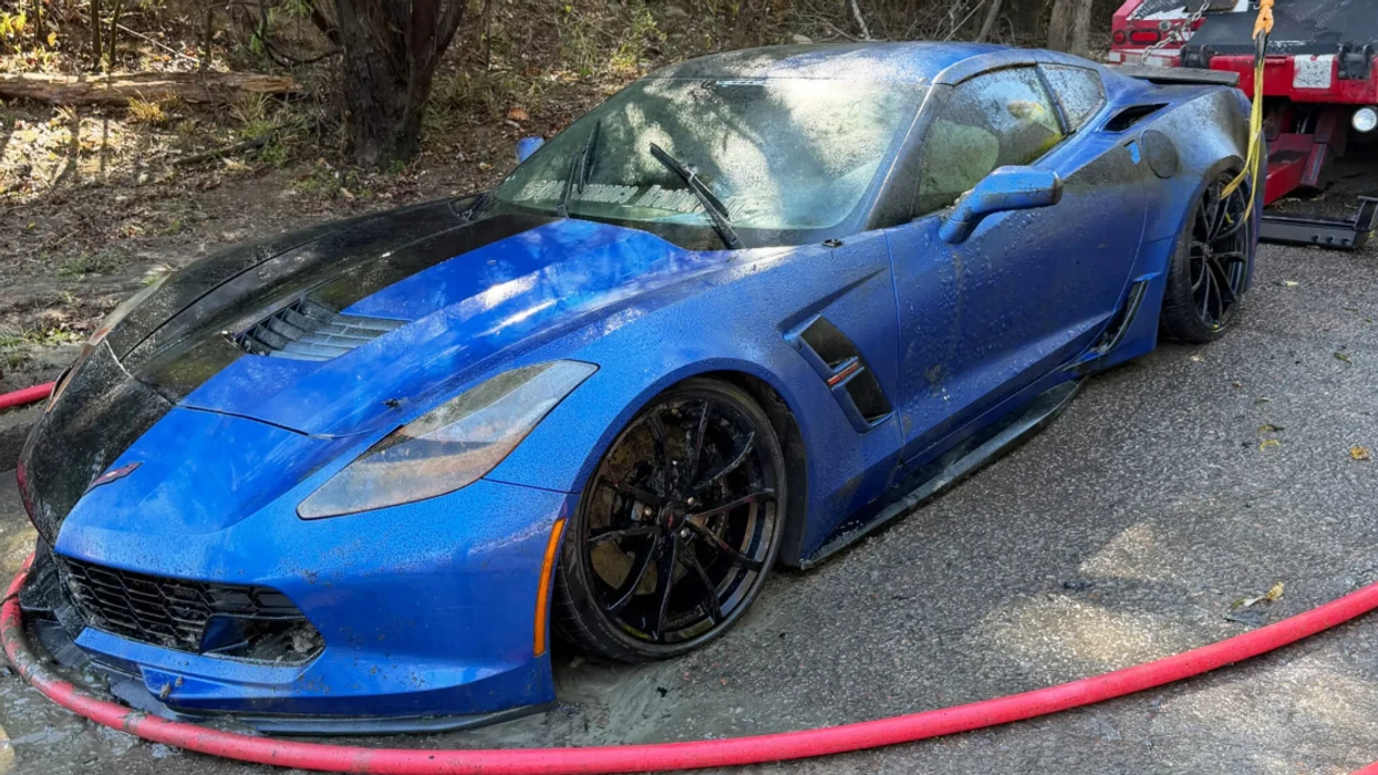 Besojeni ose jo  kjo Corvette C7 kaloi vite të tëra nën ujë