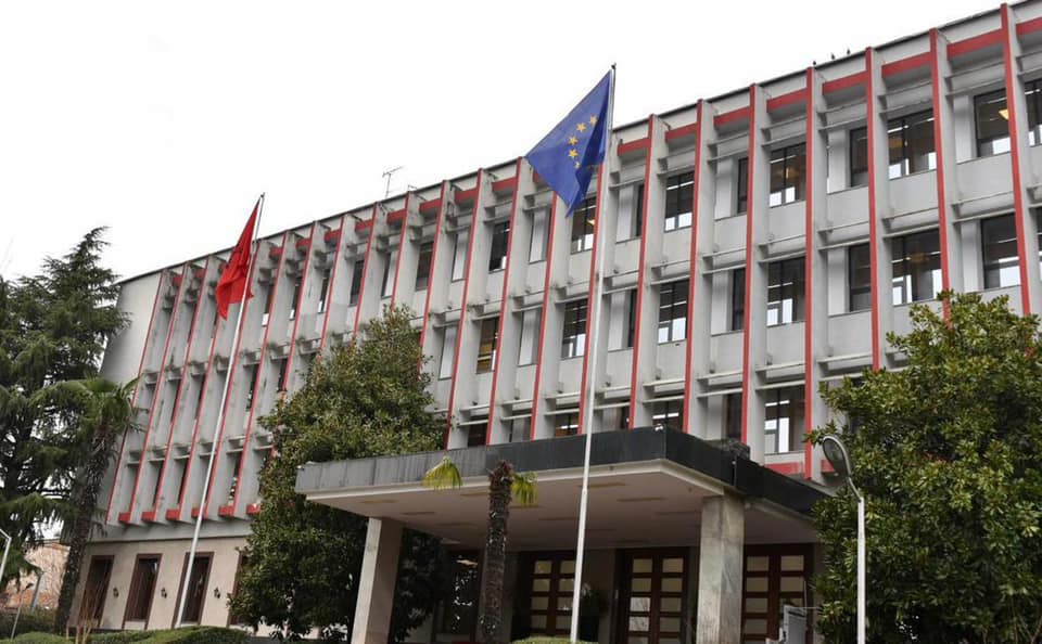 MEPJ dënon aktet e vandalizmit te selia e Nunciaturës Apostolike në Tiranë