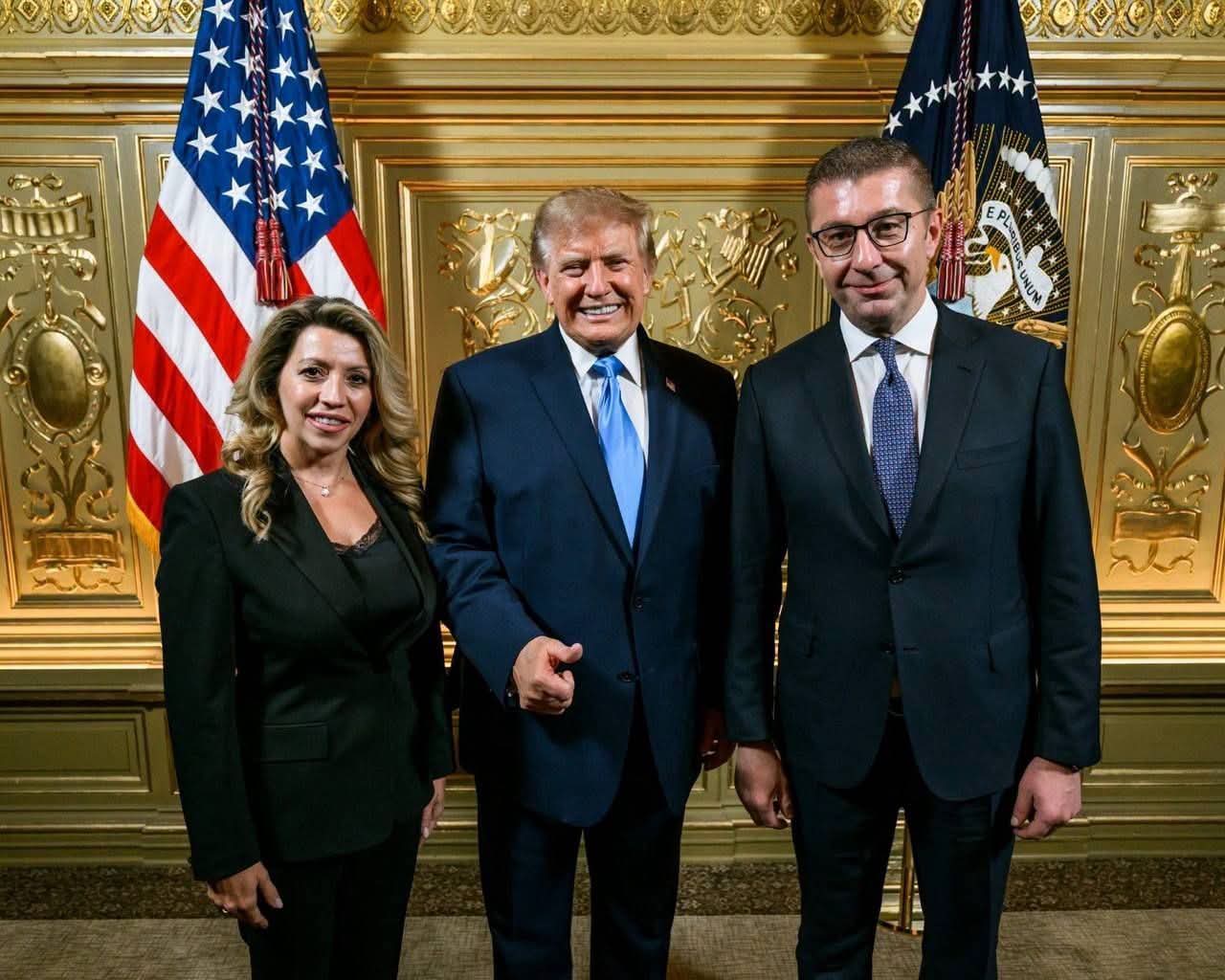 Mickoski publikon foton e përbashkët me presidentin Trump: Partneritet i bazuar në mirëbesim, mbështetje dhe miqësi!