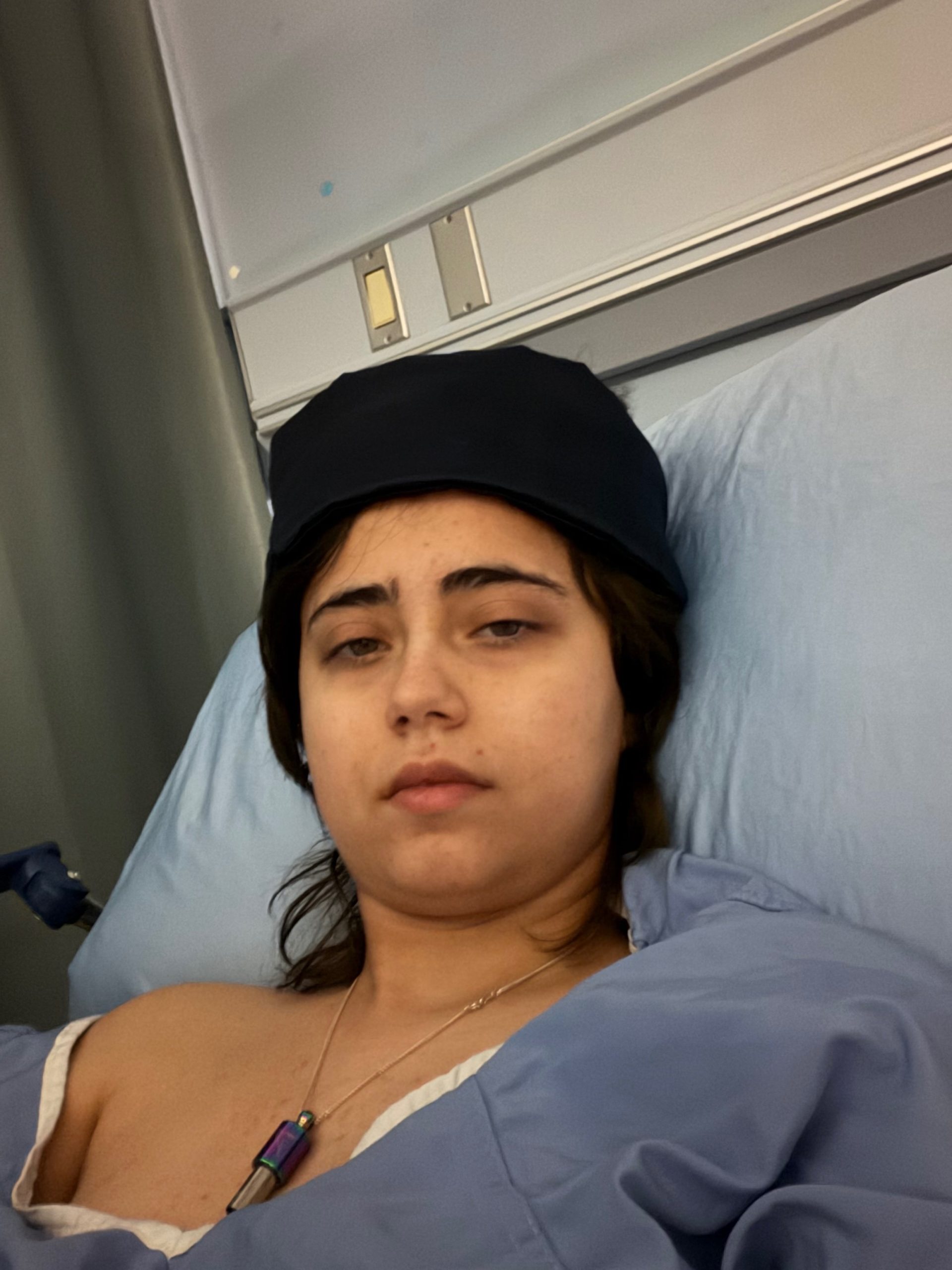 Vuante nga sëmundja e rëndë, këngëtarja shqiptare Rinesancë ndahet nga jeta në moshën 25-vjeçare! Dedikimi i së motrës: Deri në përjetësi në zemrat tona