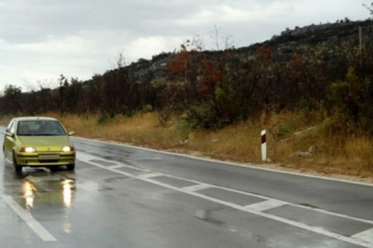 Komunikacioni zhvillohet pa pengesa por në rrugë të lagështa