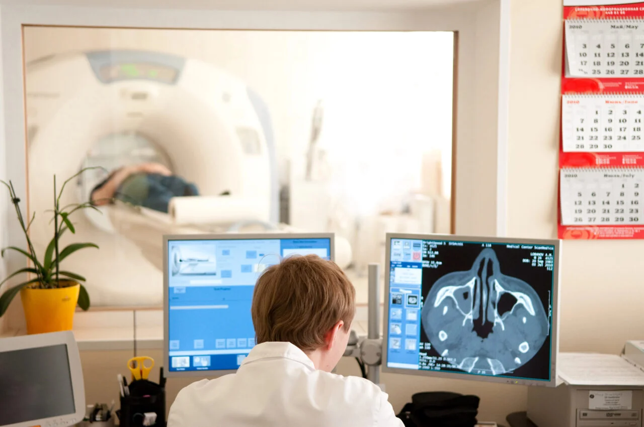 Ministria e Shëndetësisë  Po servisohen aparaturat e Radiologjisë  pacientët po trajtohen në institucione të tjera